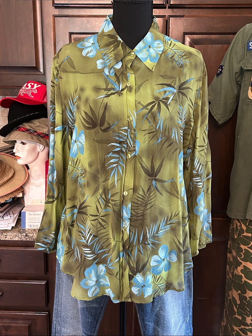 Spenser Jeremy Sz M Green Tropical Floral Button-Up Blouse